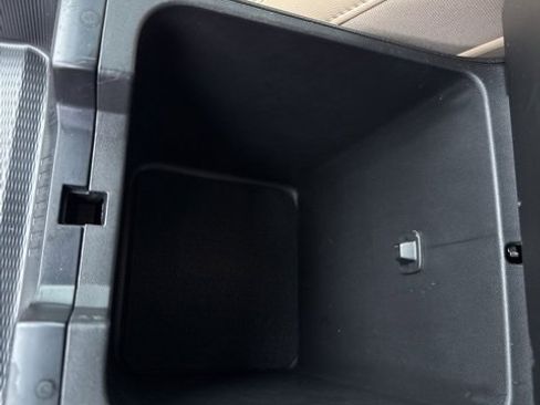 Used 2025 Jeep Grand Cherokee L Limited w/ Luxury Tech Group II image 22