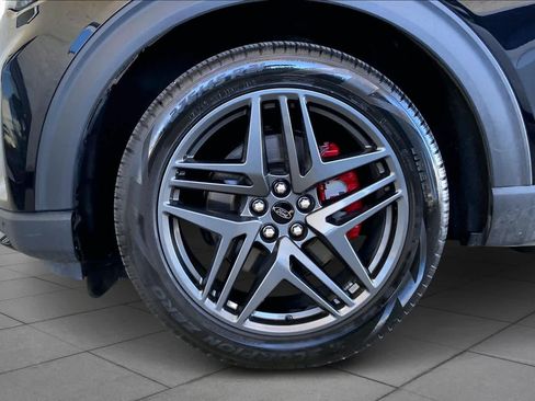 Certified 2025 Ford Explorer ST image 10