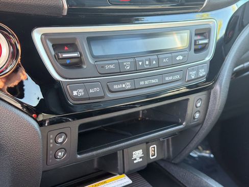 Used 2023 Honda Passport Elite image 16