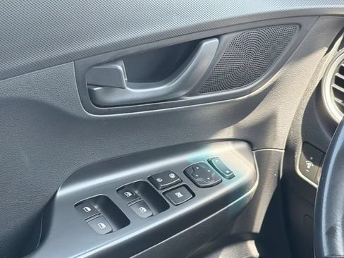 Used 2020 Hyundai Kona SEL FWD image 17