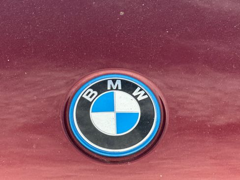 Used 2023 BMW 530e w/ Premium Package image 20