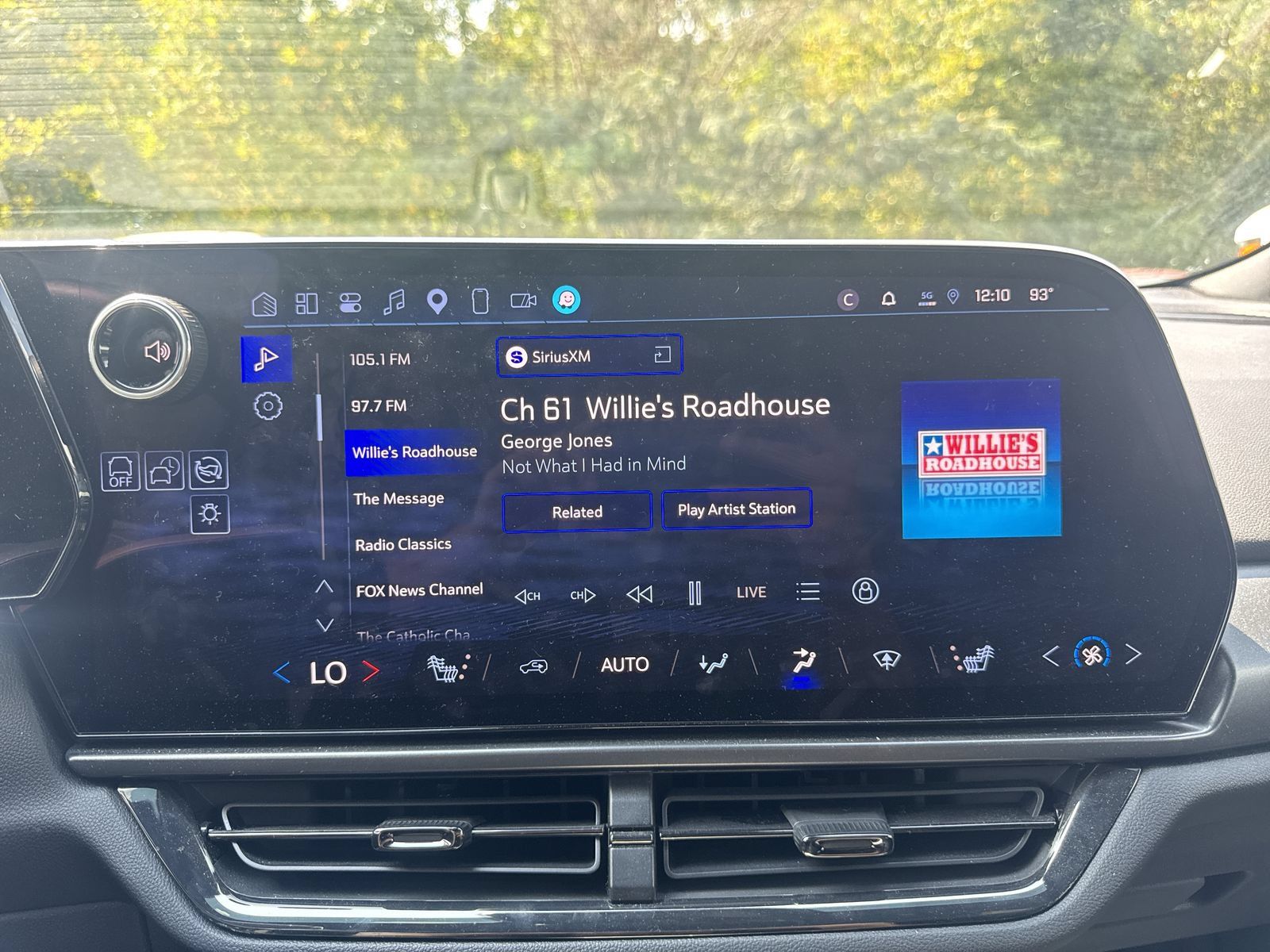 Used 2024 Chevrolet Equinox EV RS FWD image 16