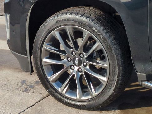 Used 2020 Cadillac Escalade Premium Luxury image 12