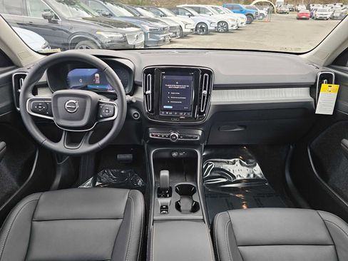 Used 2025 Volvo XC40 B5 Core w/ Protection Package Premier AWD/4WD image 19