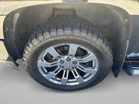 Used 2010 GMC Sierra 1500 Denali AWD/4WD image 9
