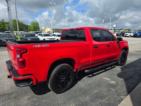 Used 2024 Chevrolet Silverado 1500 Custom w/ Turbomax Blackout Package AWD/4WD image 5