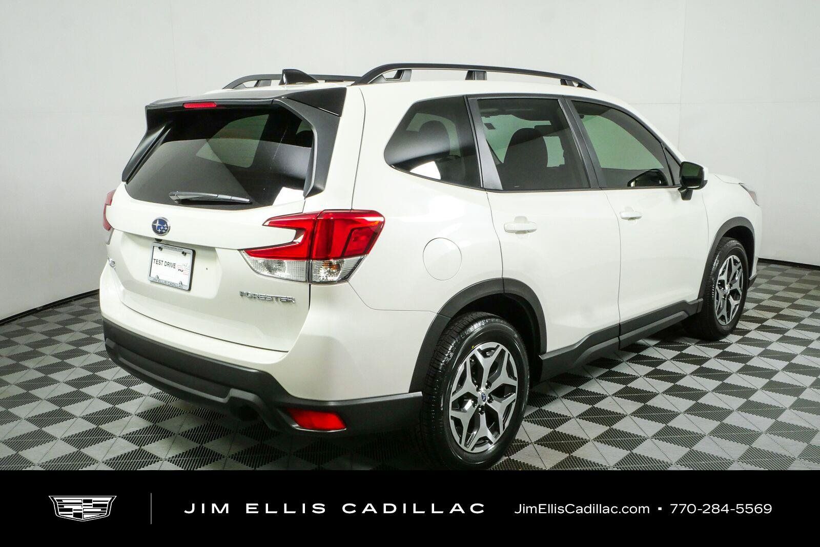 Used 2024 Subaru Forester Premium AWD/4WD image 3