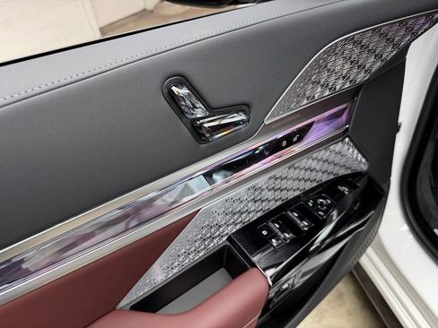 Used 2026 BMW 740i xDrive 740i xDrive w/ Executive Package image 11