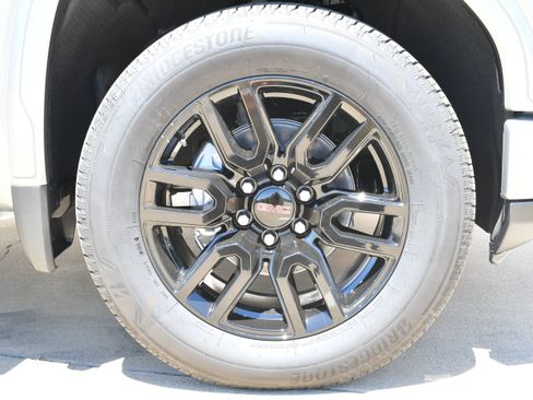 New 2026 GMC Sierra 1500 Elevation w/ Preferred Package AWD/4WD image 4