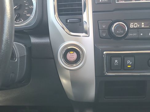 Used 2019 Nissan Titan SV w/ SV Convenience Package RWD image 21