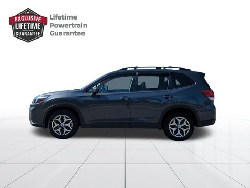 Used 2020 Subaru Forester Premium image 6