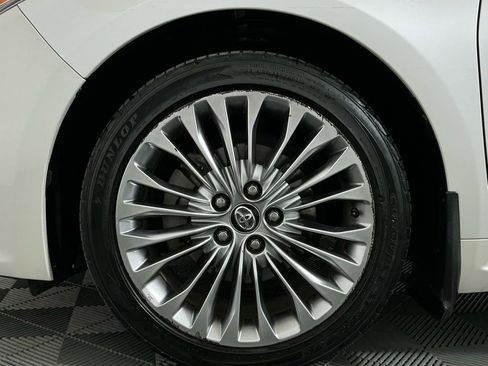 Used 2016 Toyota Avalon Limited w/ Toyota Safety Sense Package image 34