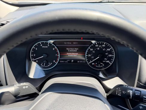 Used 2025 Nissan Rogue SV AWD/4WD image 40