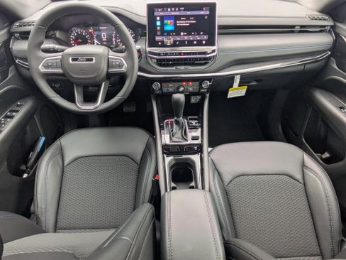 New 2026 Jeep Compass Latitude image 14