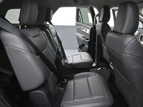 New 2025 Ford Explorer Active w/ Active Comfort Package image 10