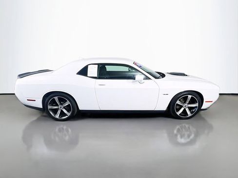 Used 2018 Dodge Challenger R/T image 9