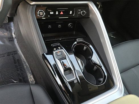 New 2025 Audi Q5 Premium image 28
