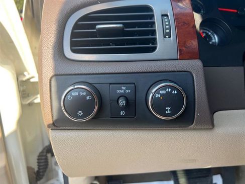 Used 2012 Chevrolet Tahoe LTZ image 16