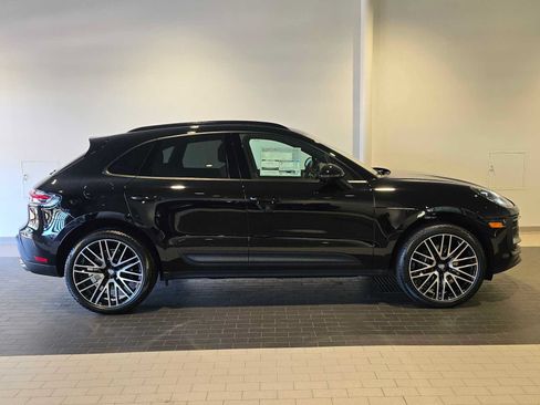 New 2026 Porsche Macan AWD/4WD image 8