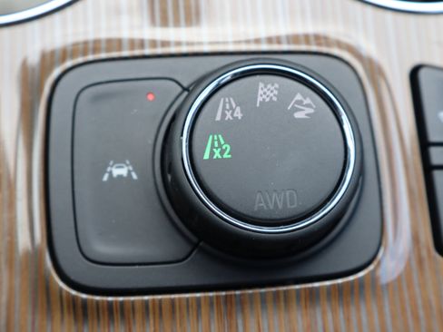 Used 2023 GMC Acadia SLE w/ Driver Convenience Package image 27