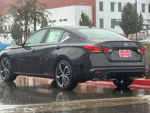 New 2025 Nissan Altima 2.5 SR image 6