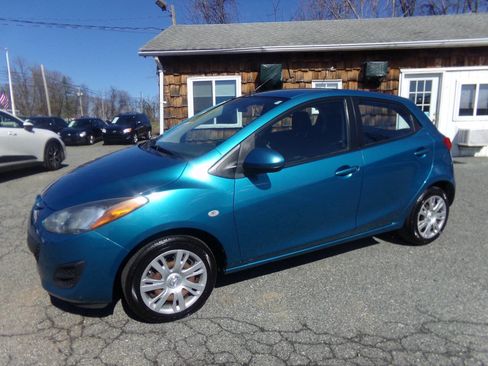 Used 2011 MAZDA MAZDA2 Sport image 2