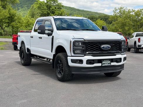 Used 2024 Ford F250 XL w/ STX Appearance Package AWD/4WD image 3