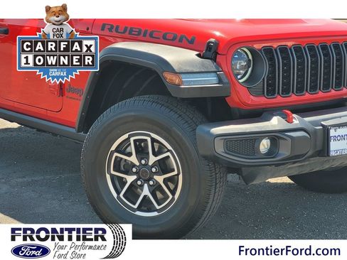 Used 2024 Jeep Wrangler Unlimited Rubicon AWD/4WD image 6