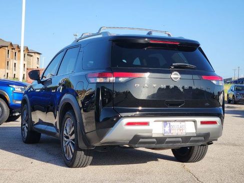 Certified 2024 Nissan Pathfinder SL w/ SL Premium Package FWD image 3