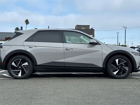 New 2026 Hyundai Ioniq 5 SEL image 5