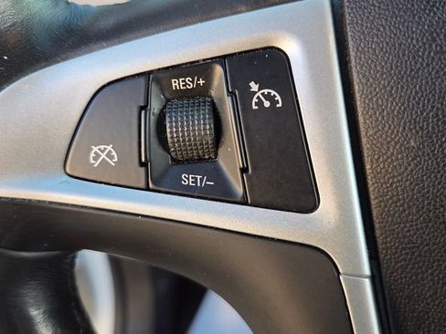 Used 2011 Chevrolet Equinox LTZ FWD image 22