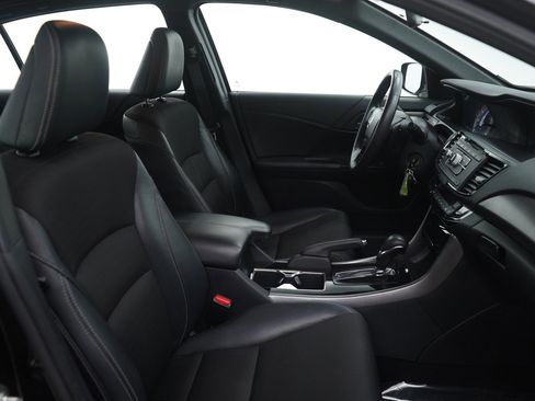Used 2016 Honda Accord Sport image 11