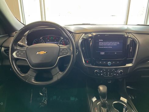 Used 2022 Chevrolet Traverse LT image 17
