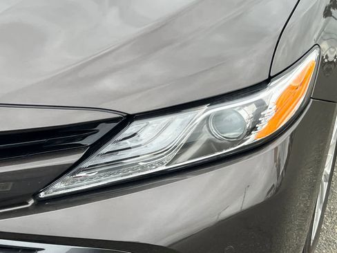 Used 2018 Toyota Camry XLE w/ Audio Package FWD image 11