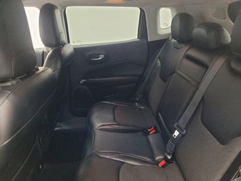 Used 2017 Jeep Compass Latitude w/ Safe & Security Group FWD image 18