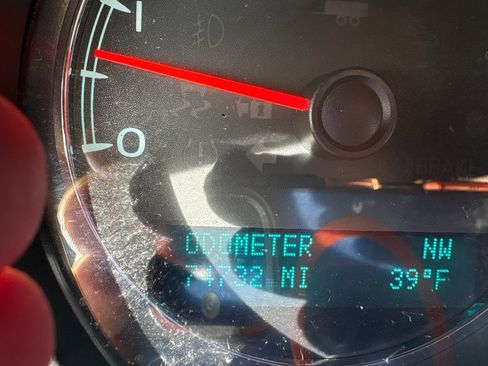 Used 2013 Chevrolet Avalanche LS image 18