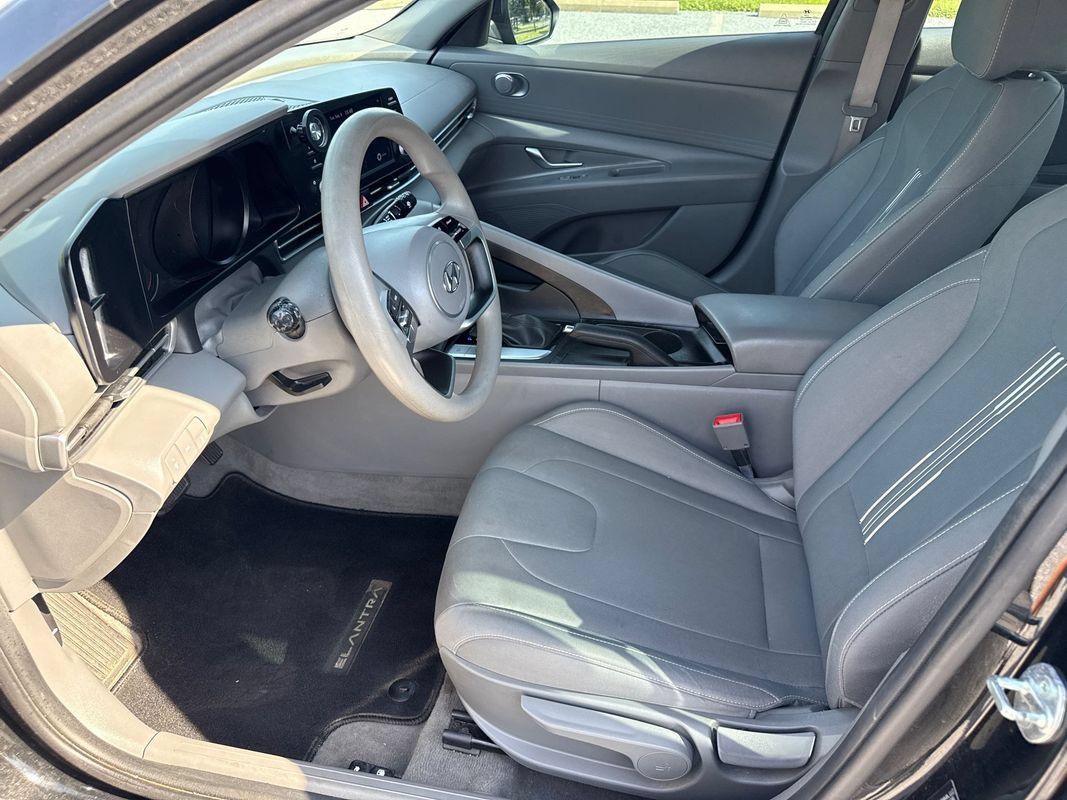 Used 2022 Hyundai Elantra SEL FWD image 10