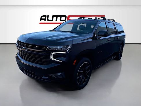 Used 2024 Chevrolet Suburban RST w/ Luxury Package AWD/4WD image 3