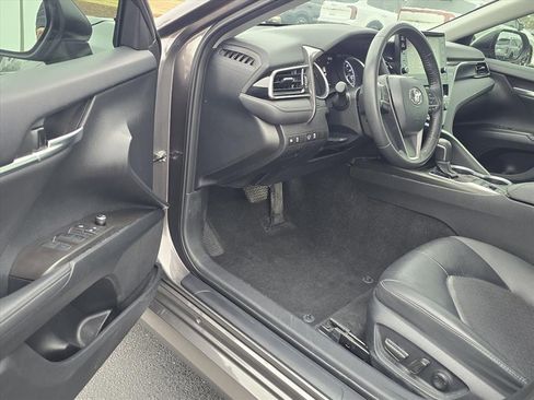 Used 2024 Toyota Camry XLE image 9