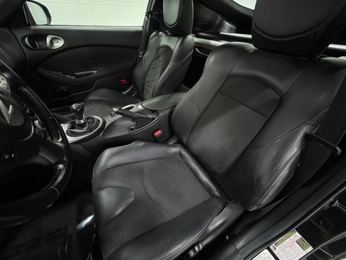 Used 2013 Nissan 370Z Touring image 11