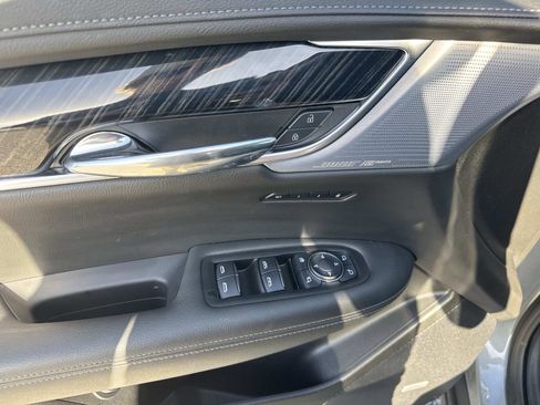 Certified 2025 Cadillac XT6 Premium Luxury image 21