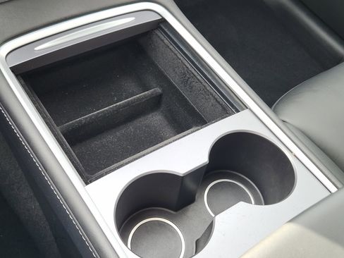 Used 2025 Tesla Model Y Long Range image 25