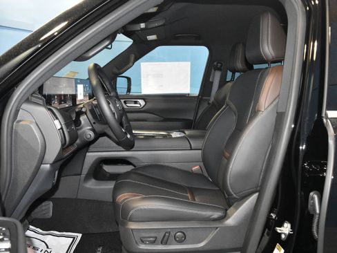 New 2025 Nissan Armada SL w/ Captain's Chari Seat Package image 6