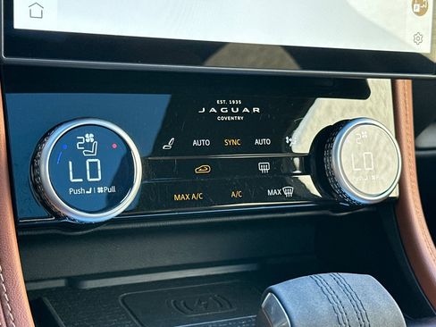 Used 2025 Jaguar F-PACE R-Dynamic S image 23