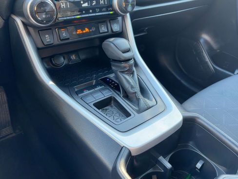Used 2025 Toyota RAV4 XLE image 31