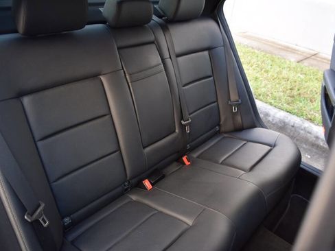 Used 2010 Mercedes-Benz E 350 4MATIC Sedan image 47