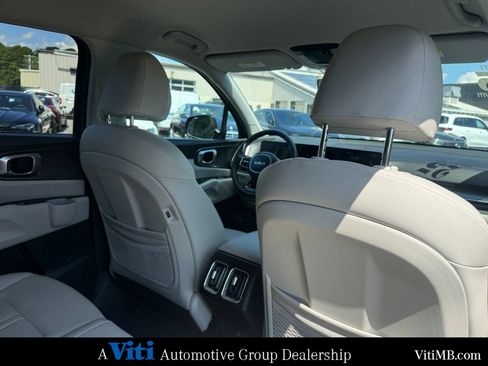 Used 2025 Kia Sorento S FWD image 25