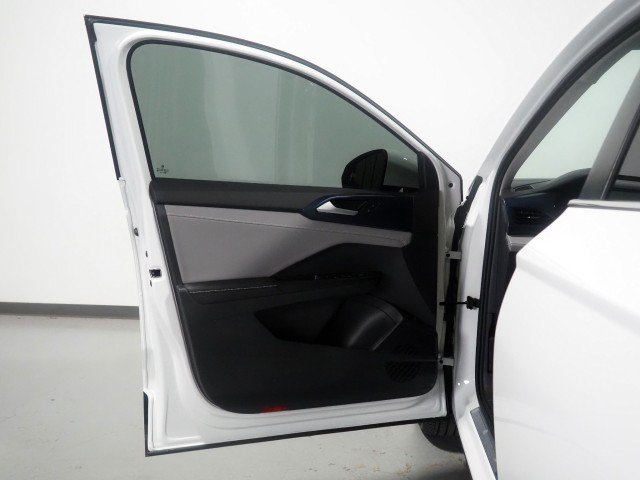 Used 2024 Volkswagen Taos SE FWD image 45
