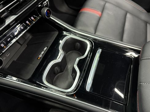 Used 2024 Chevrolet Traverse RS image 25