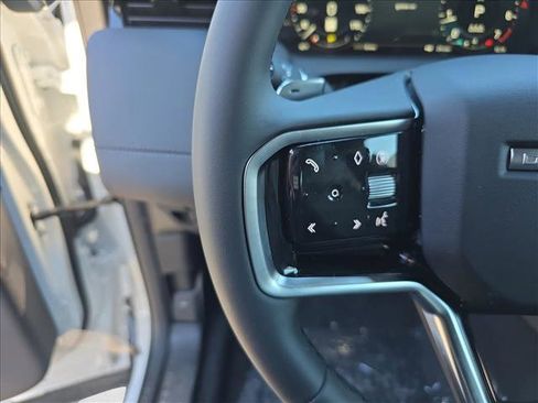 New 2026 Land Rover Discovery Sport Landmark image 17